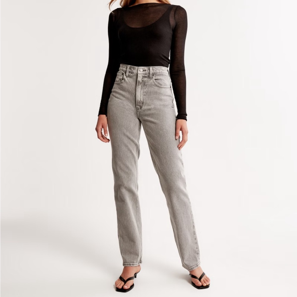 Abercrombie The 90s Straight Ultra High Rise Jean Light Gray